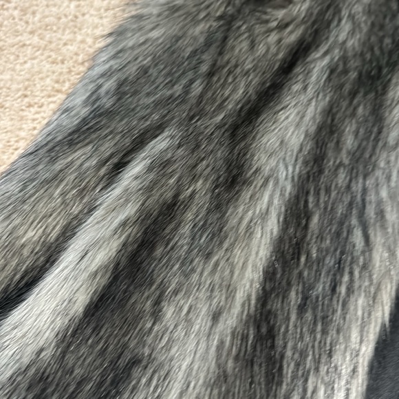 Donna Salyers Fabulous Furs Vest - Picture 2 of 5